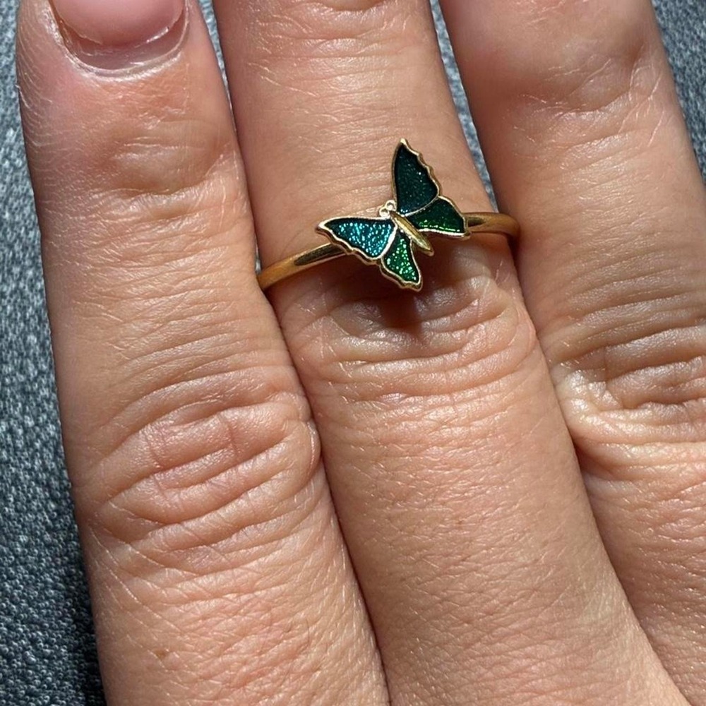 Vintage Avon 1979 green Enamel Ring SZ 8.5